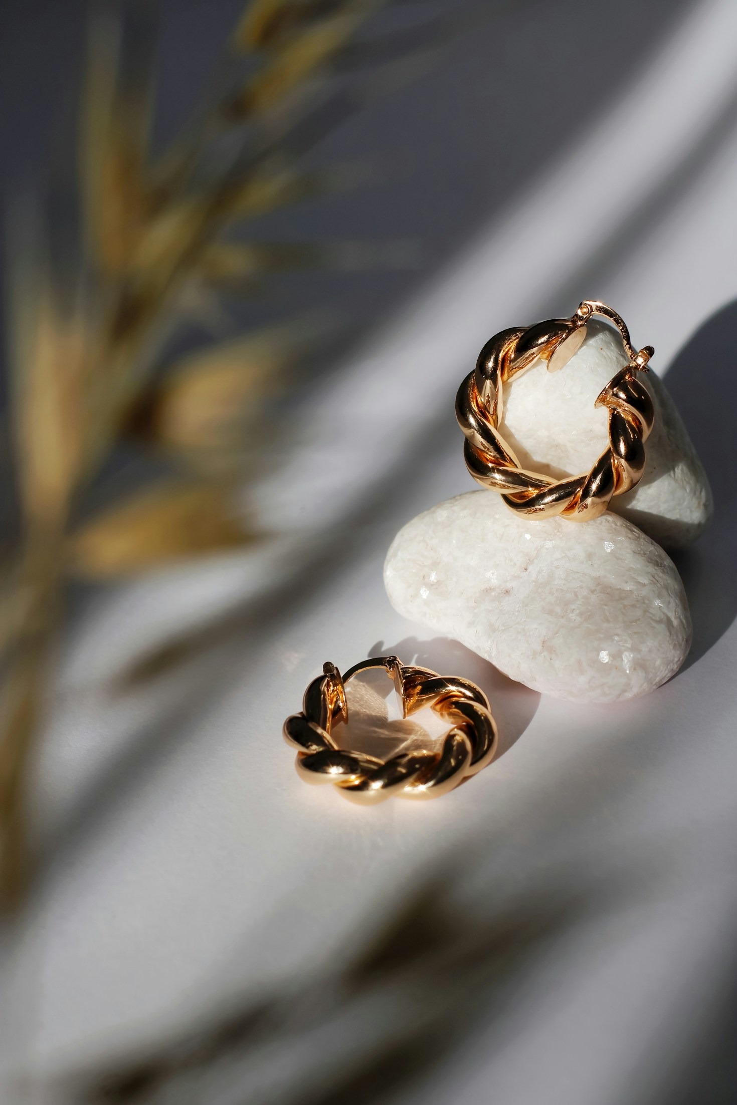 Descubre los beneficios de usar joyas de oro y plata